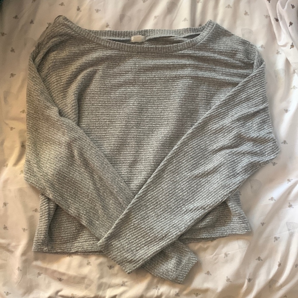 Off the shoulder sweater from garage, Women’s size medium, color grey.